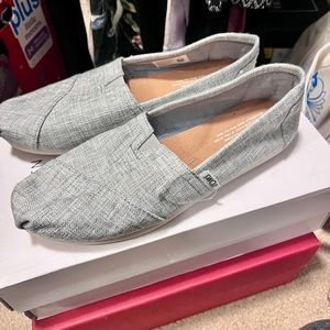 Toms shoes 8.5 brand new